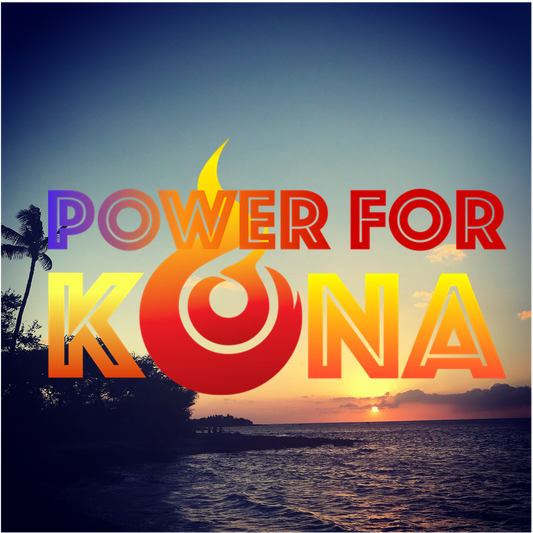 Alt-Text (Deutsch): Kraftvoller Sonnenuntergang mit "Power for Kona"-Schriftzug für Ironman-Rückkehr