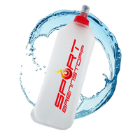 SportBrennstoff BEGLEITER - Trinkflasche mit rotem Verschluss, flexibel und tropfsicher, ideal für Outdoor-Aktivitäten und Radsport.