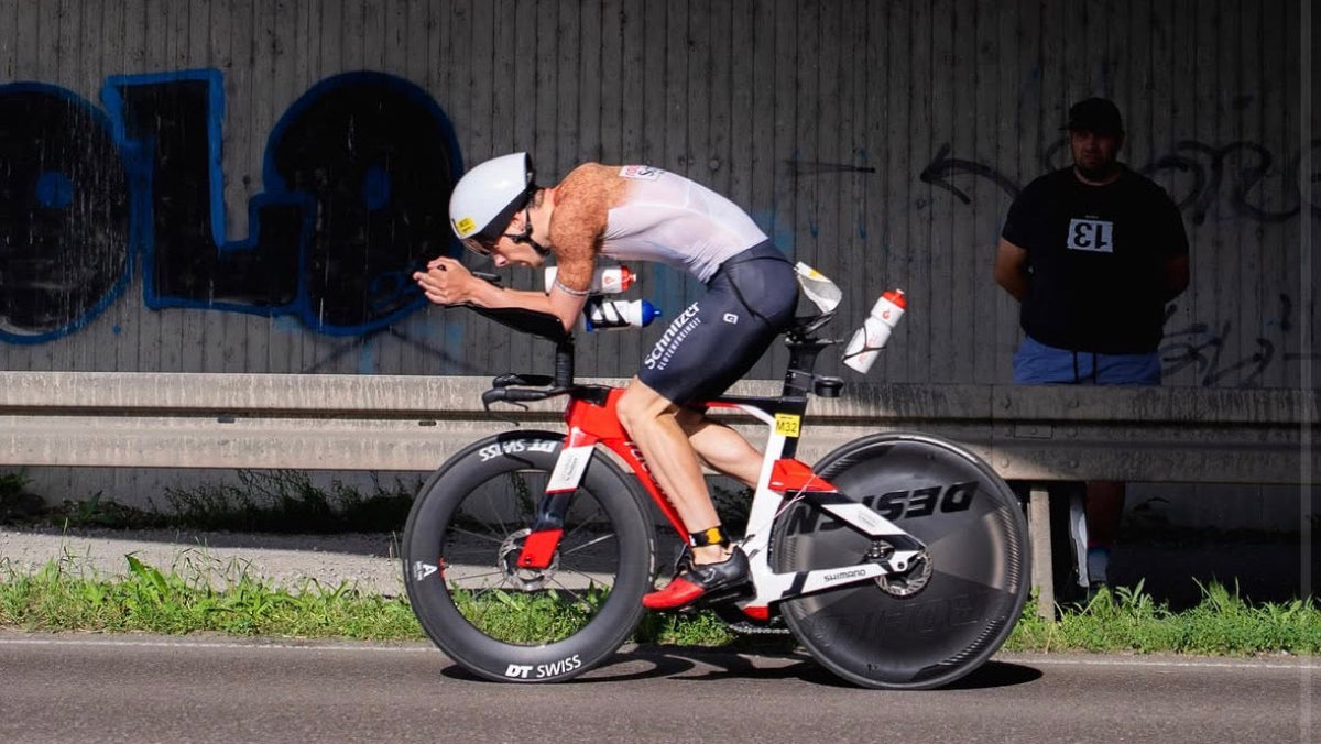 Cedric Osterhold beim Ironman Kraichgau fährt zum Sieg