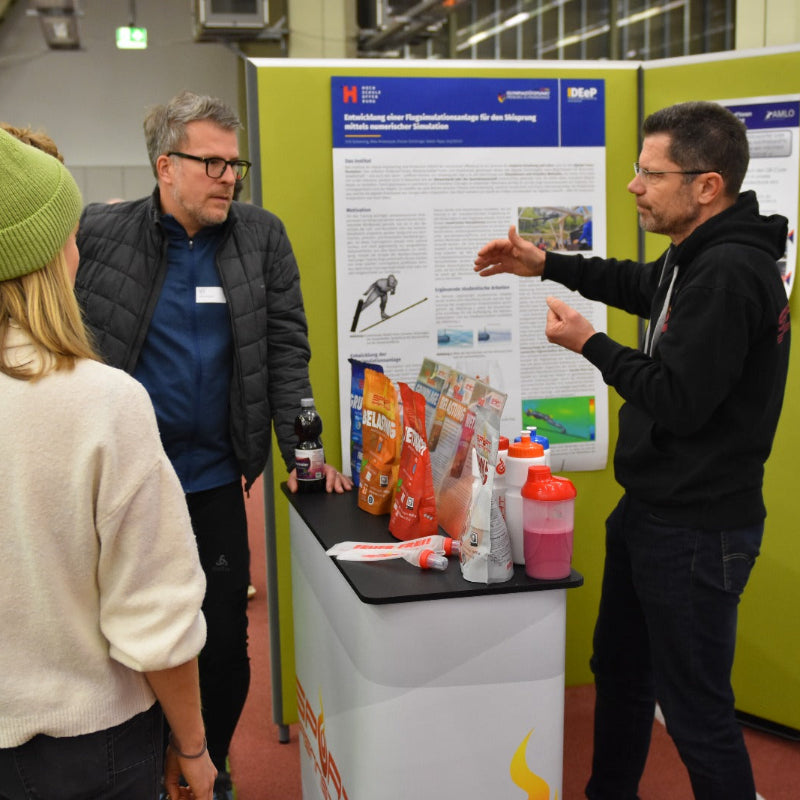 Ingolf im Gespräch auf einer Messe