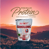 SportBrennstoff Erholung Proteinpulver mit Kirschgeschmack vor Sonnenuntergang in den Bergen – Proteine, Kohlenhydrate und Mineralien für Regeneration.